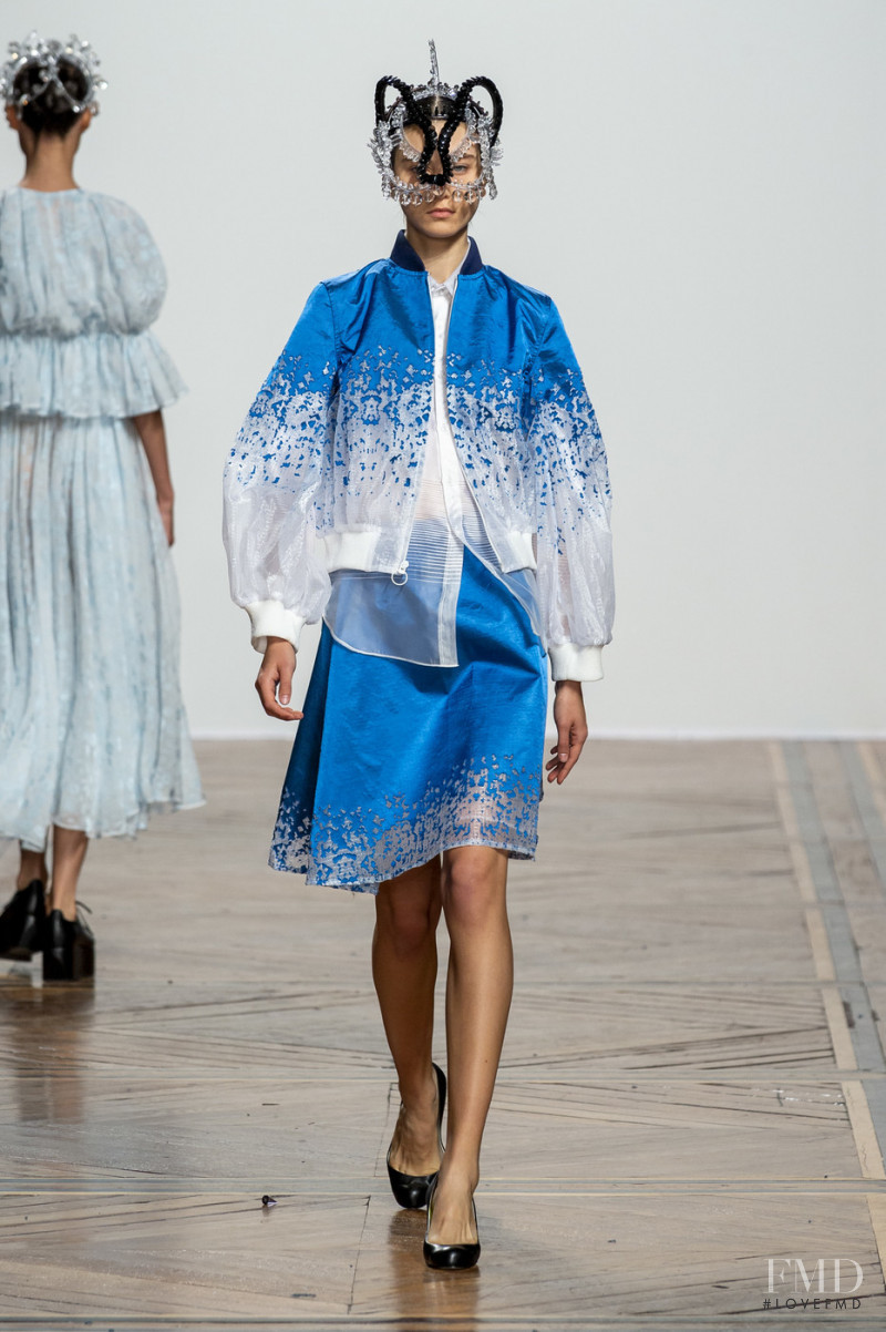 Olesya Kaplun featured in  the Anrealage fashion show for Spring/Summer 2019