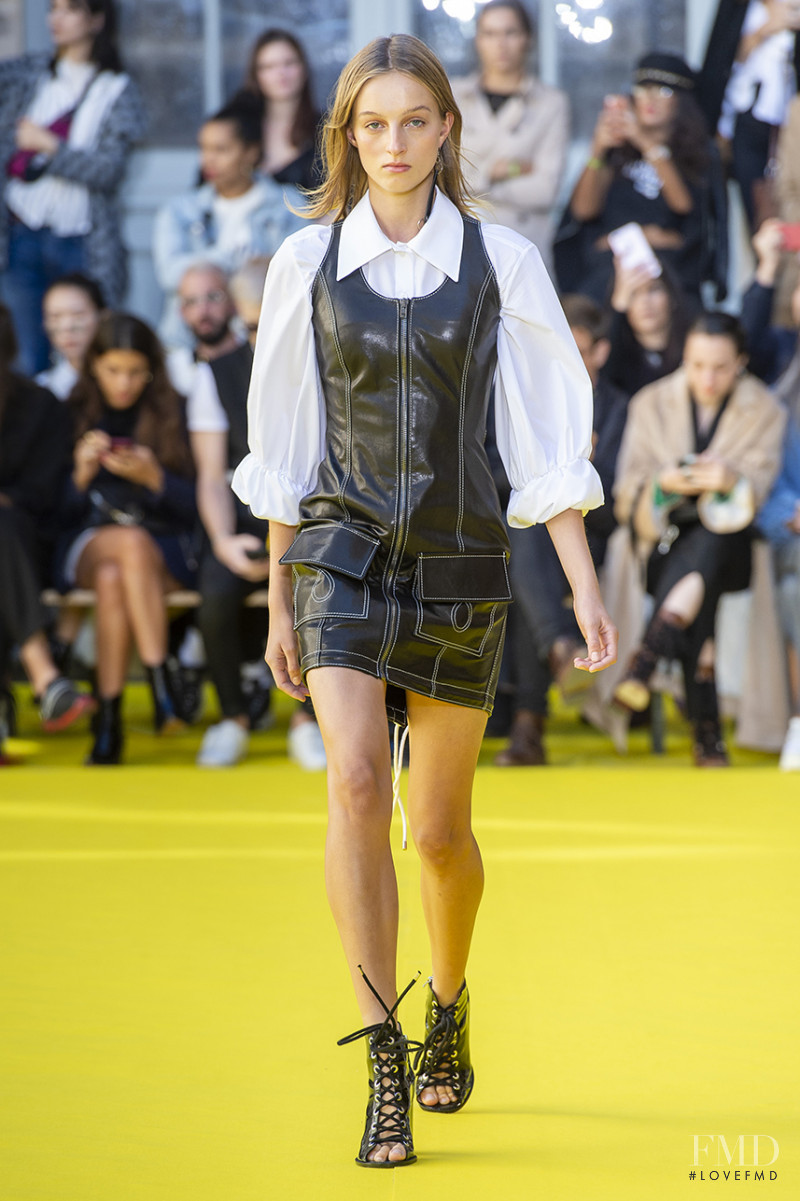 Hebe Flury featured in  the VICTORIA/TOMAS fashion show for Spring/Summer 2019