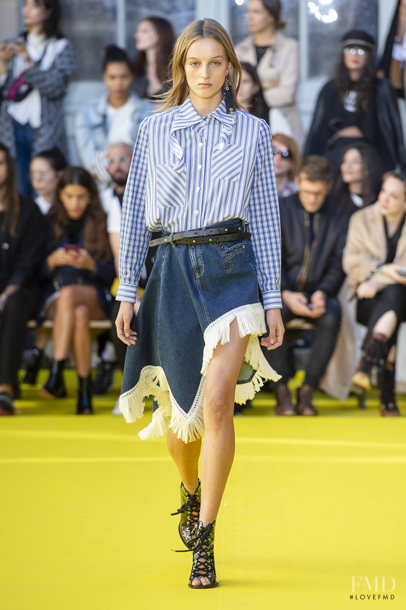 Hebe Flury featured in  the VICTORIA/TOMAS fashion show for Spring/Summer 2019