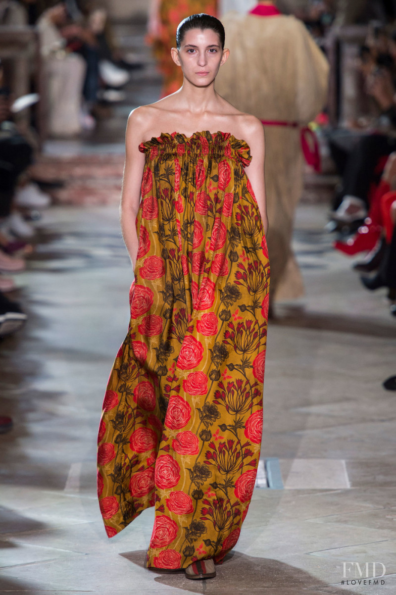 Uma Wang fashion show for Spring/Summer 2019