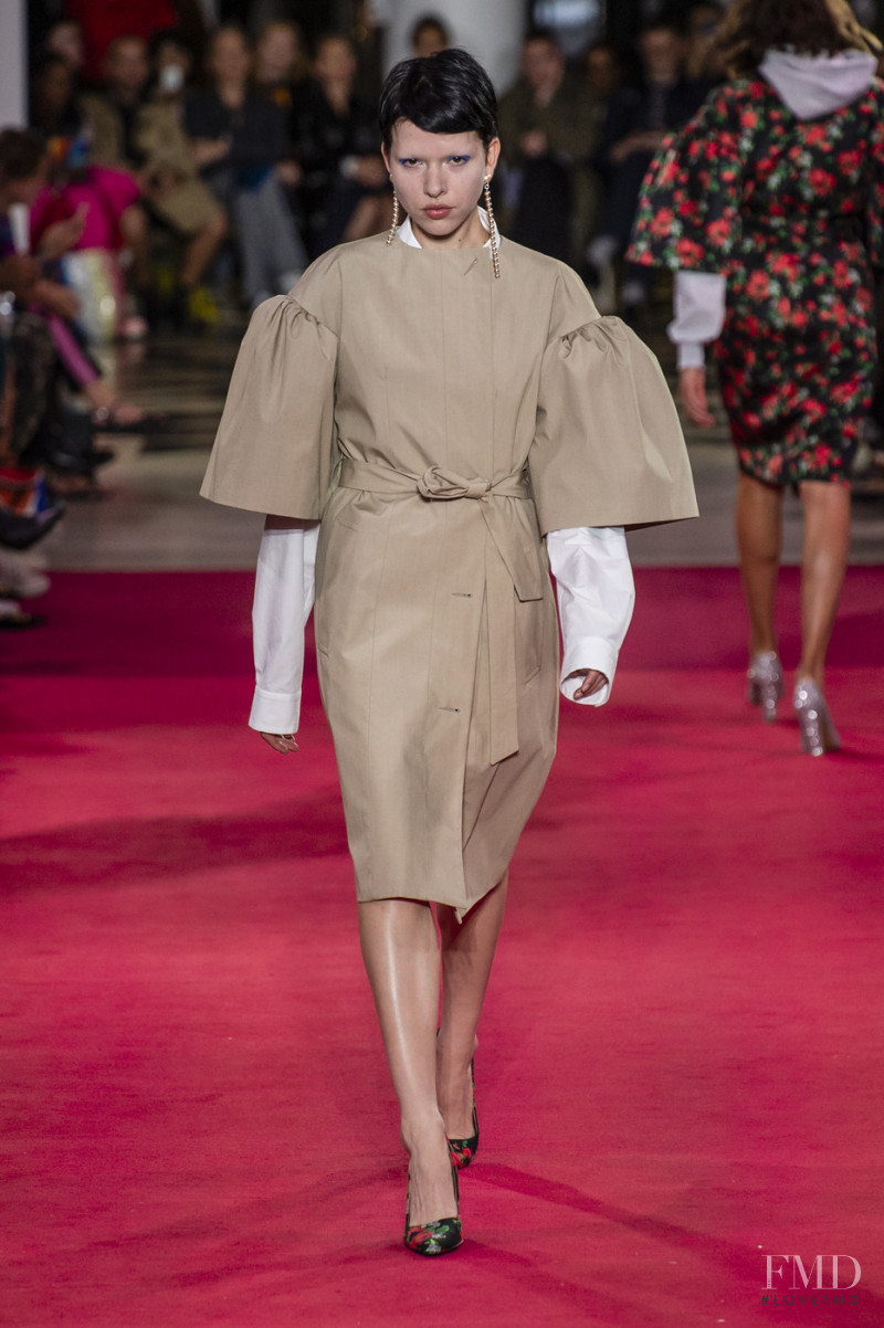 Suzi Leenaars featured in  the Lutz Huelle fashion show for Spring/Summer 2019
