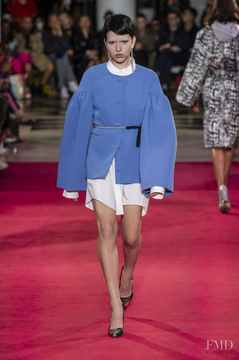 Suzi Leenaars featured in  the Lutz Huelle fashion show for Spring/Summer 2019