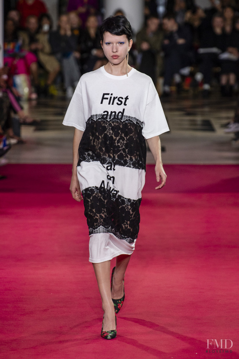 Suzi Leenaars featured in  the Lutz Huelle fashion show for Spring/Summer 2019