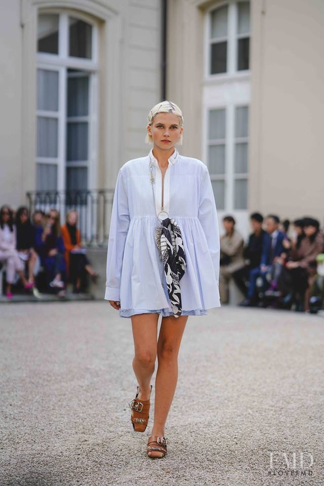 Jana Julius featured in  the Cedric Charlier fashion show for Spring/Summer 2019