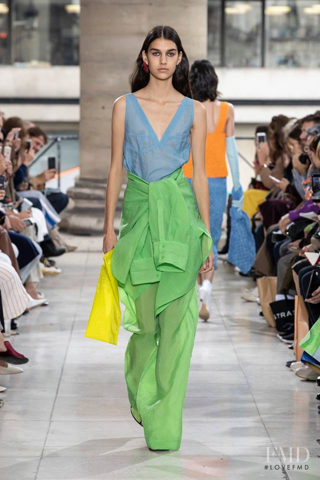 Eugenia Dubinova featured in  the Christian Wijnants fashion show for Spring/Summer 2019