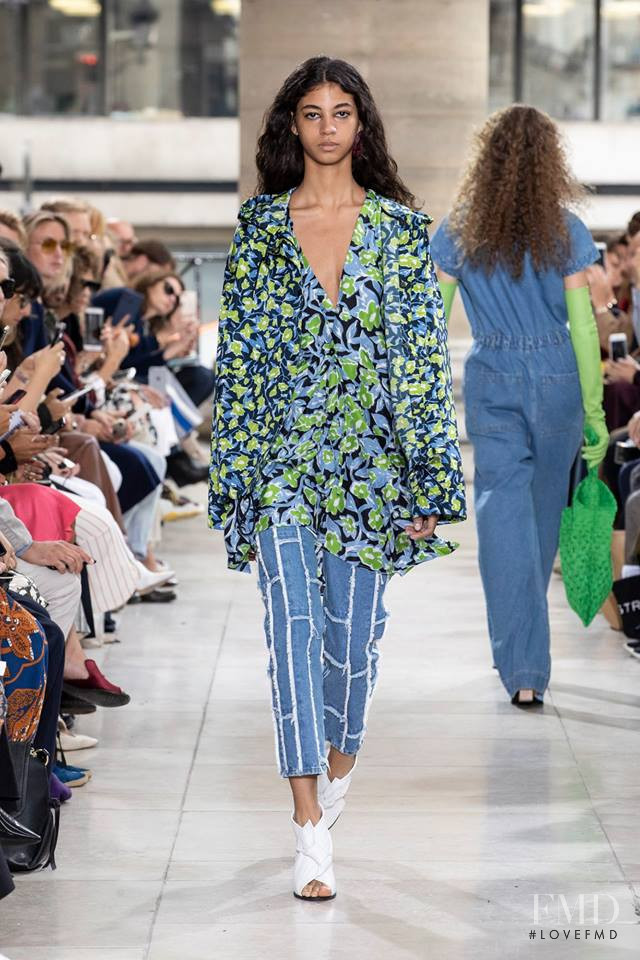 Rocio Marconi featured in  the Christian Wijnants fashion show for Spring/Summer 2019
