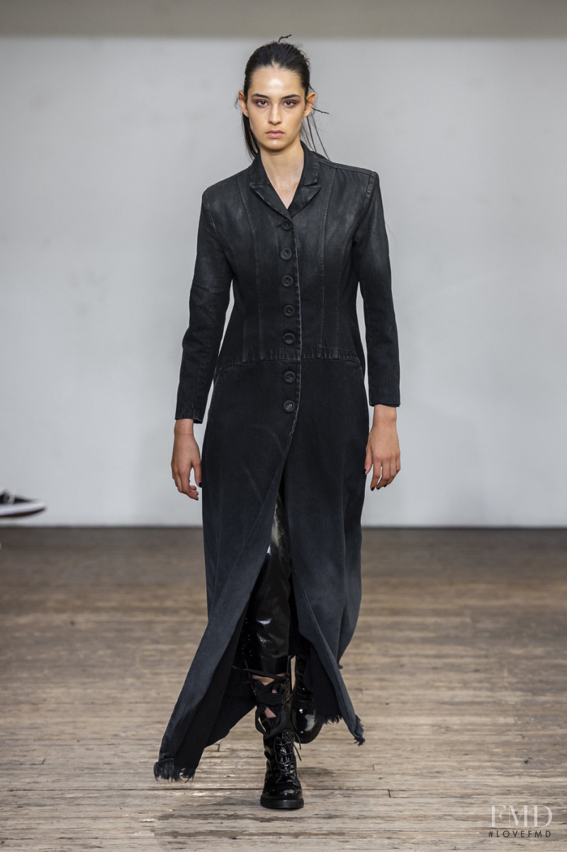 Africa Penalver featured in  the Olivier Theyskens fashion show for Spring/Summer 2019