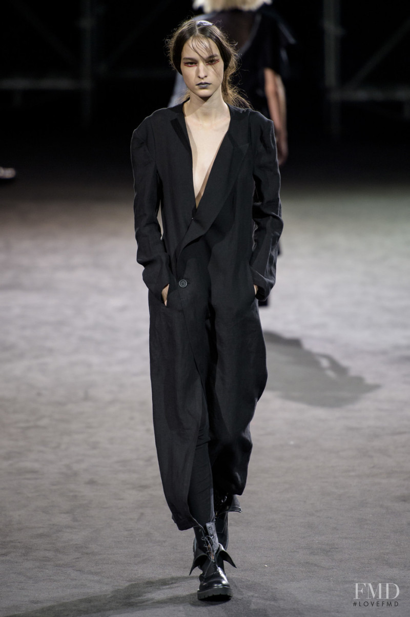 Laura Toth featured in  the Yohji Yamamoto fashion show for Spring/Summer 2019