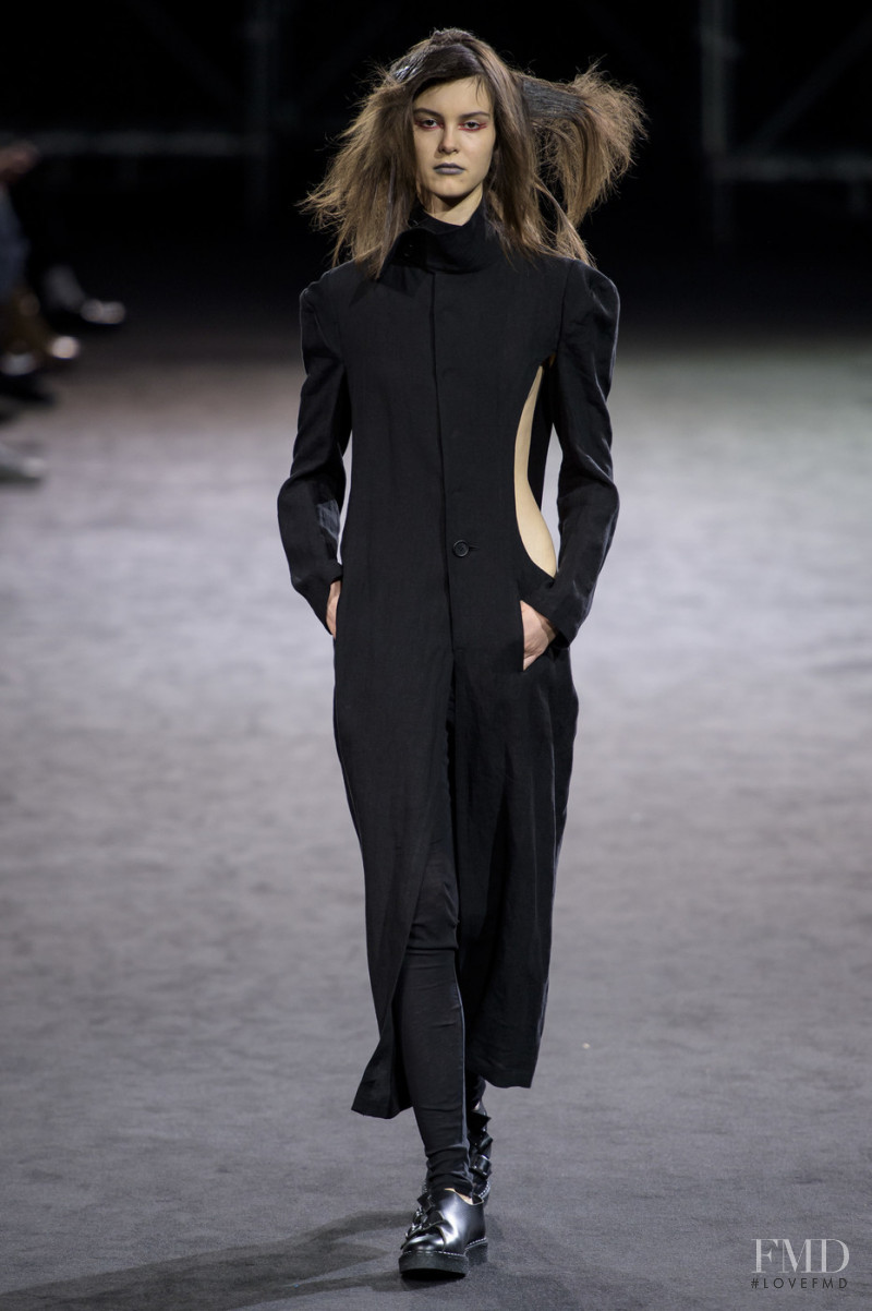 Irina Shnitman featured in  the Yohji Yamamoto fashion show for Spring/Summer 2019