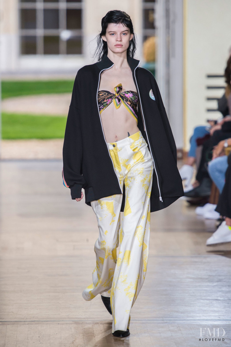 Hannah Elyse featured in  the Paul et Joe fashion show for Spring/Summer 2019