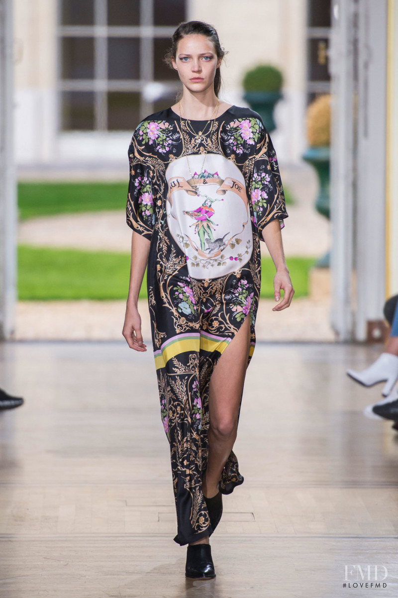 Anniek Verfaille featured in  the Paul et Joe fashion show for Spring/Summer 2019