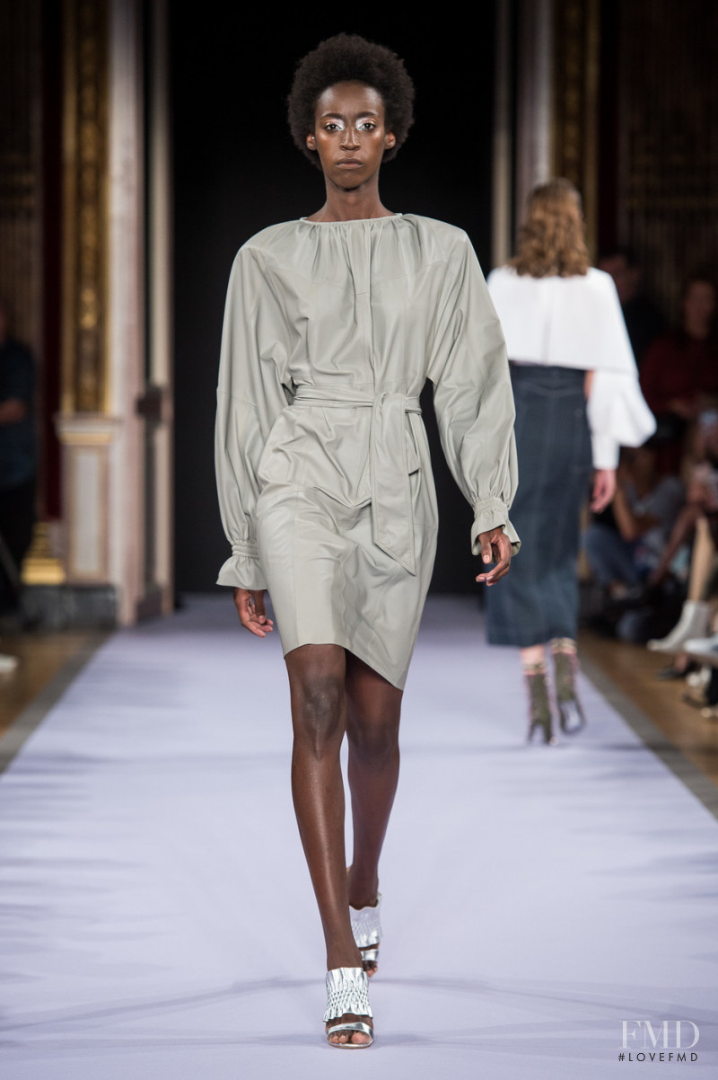 Talbot Runhof fashion show for Spring/Summer 2019