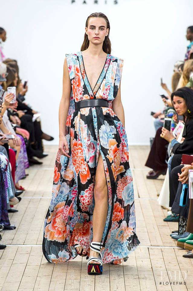 Estella Brons featured in  the Leonard fashion show for Spring/Summer 2019