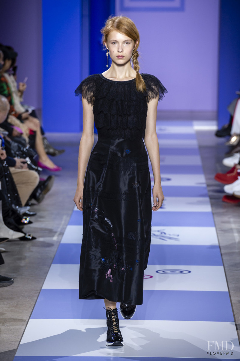 Yeva Podurian featured in  the Shiatzy Chen fashion show for Spring/Summer 2019