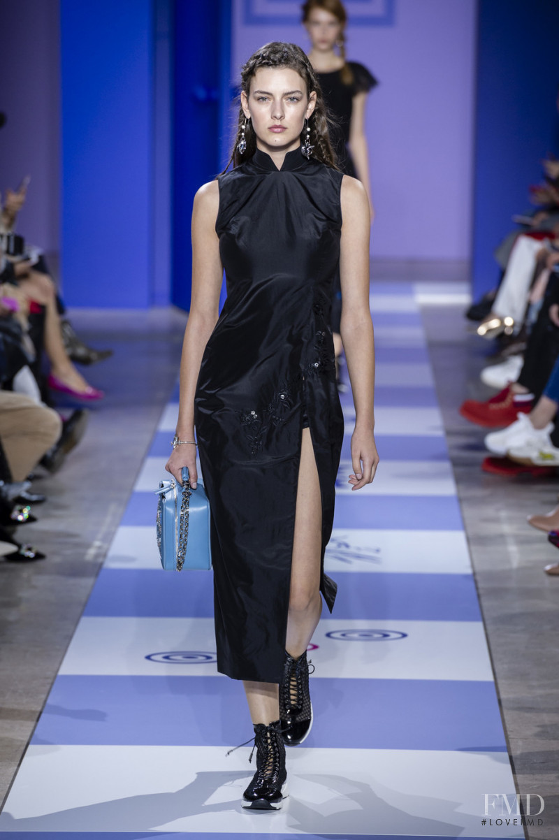 Marie  Damian featured in  the Shiatzy Chen fashion show for Spring/Summer 2019