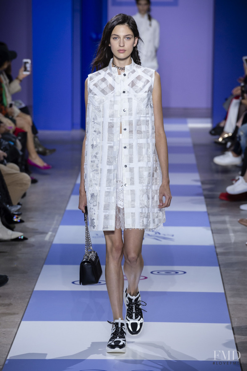 Erin Treschel featured in  the Shiatzy Chen fashion show for Spring/Summer 2019