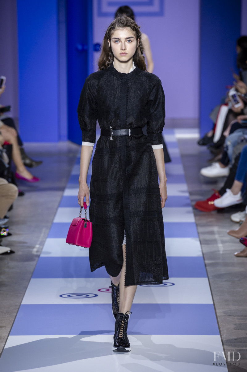 Jay Jankowska featured in  the Shiatzy Chen fashion show for Spring/Summer 2019