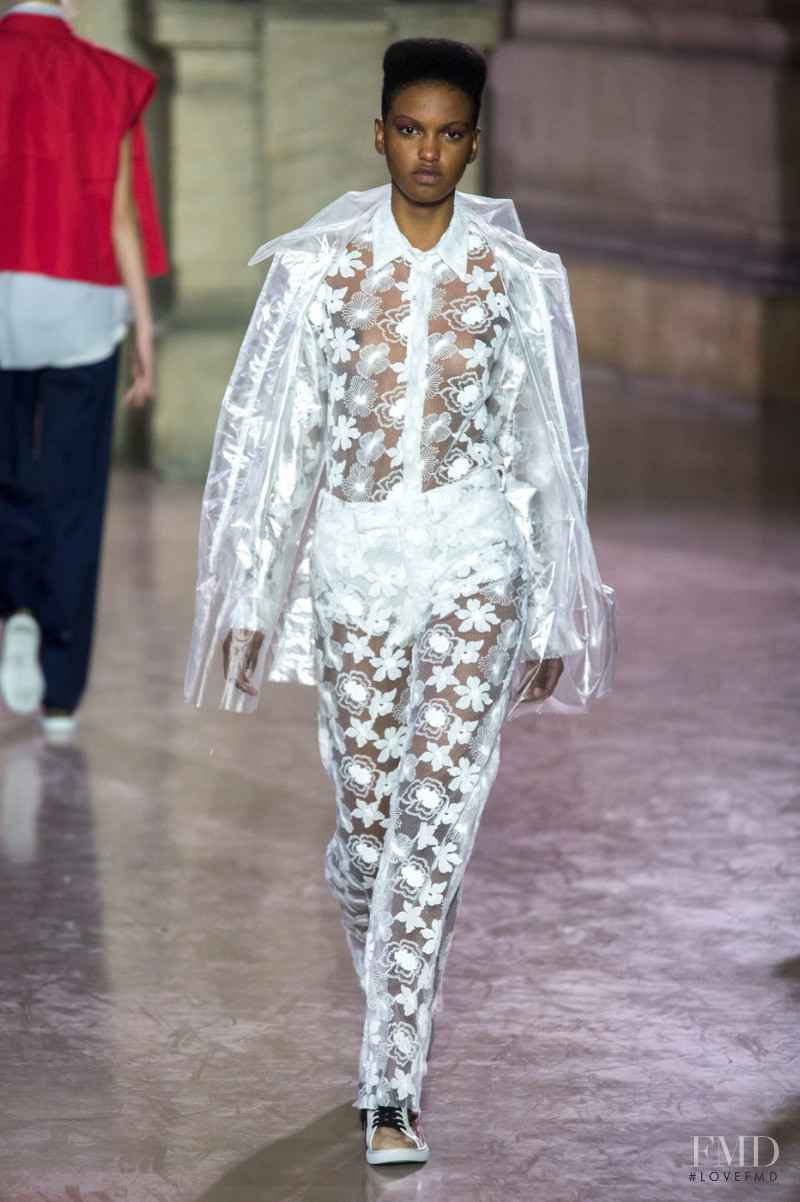 Ana Barbosa featured in  the Moon Young Hee fashion show for Spring/Summer 2019