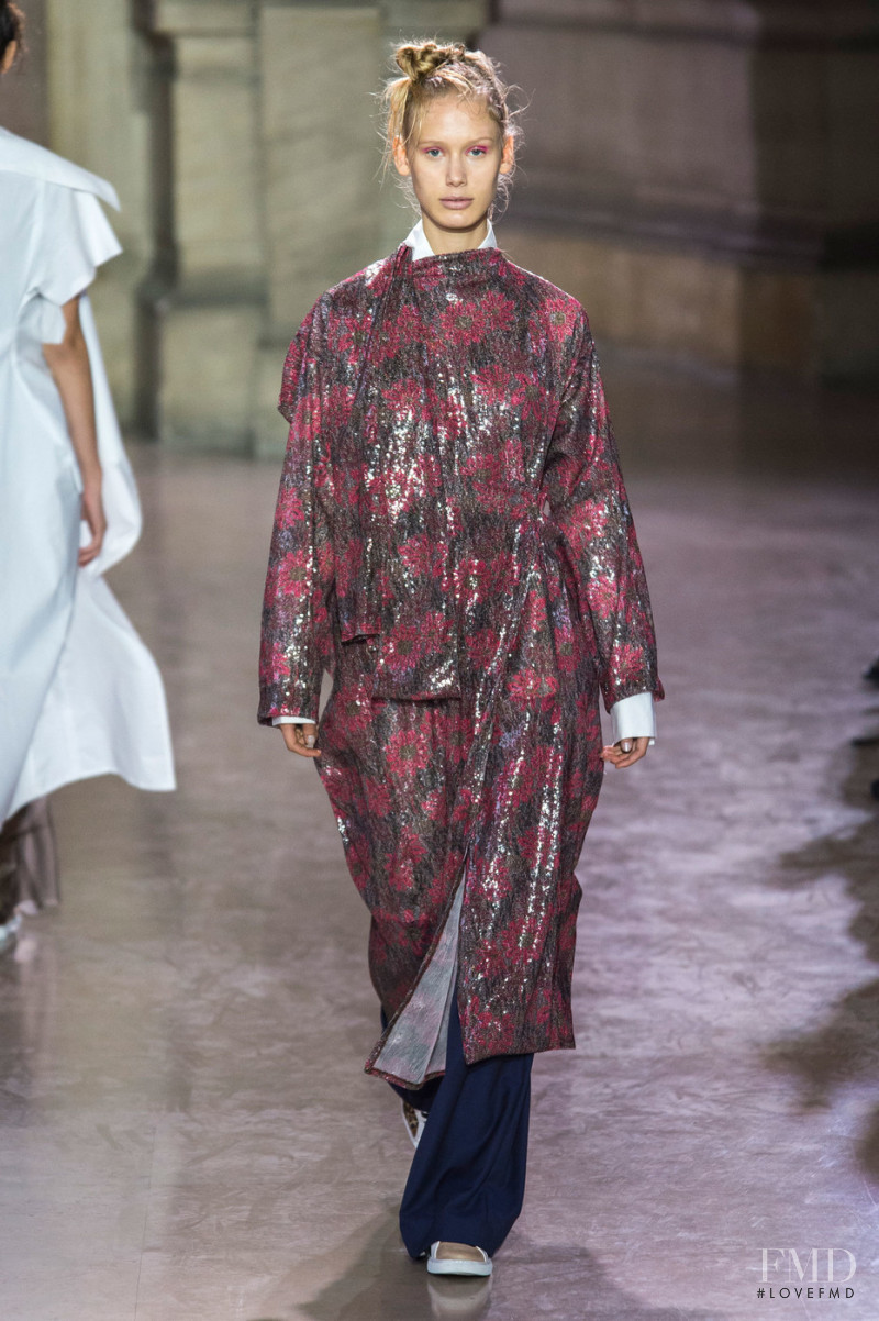 Jasmijn Van Den Berg featured in  the Moon Young Hee fashion show for Spring/Summer 2019