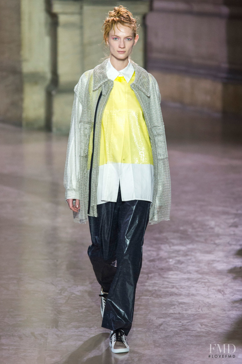 Kristin Zakala featured in  the Moon Young Hee fashion show for Spring/Summer 2019