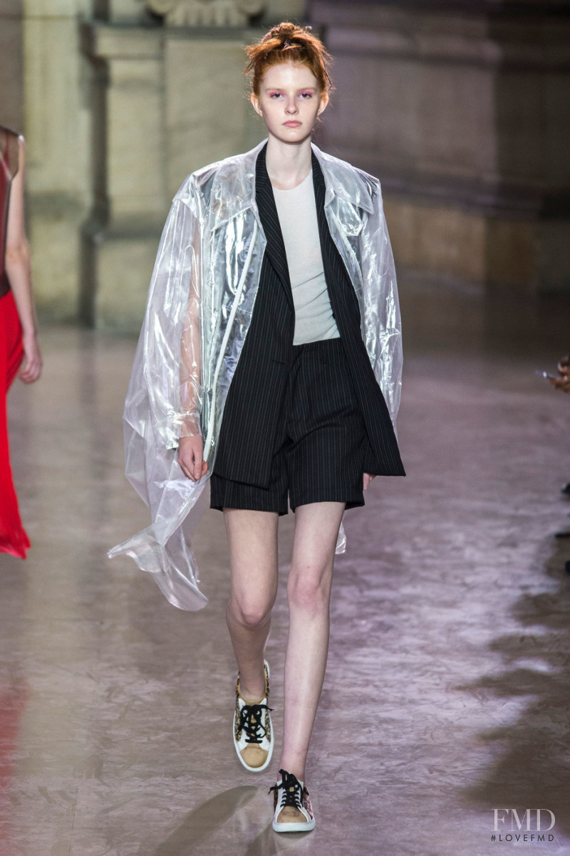 Melani Letzow Sandow featured in  the Moon Young Hee fashion show for Spring/Summer 2019