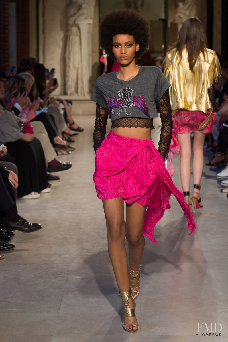 Manuela Sanchez featured in  the Dundas fashion show for Spring/Summer 2019