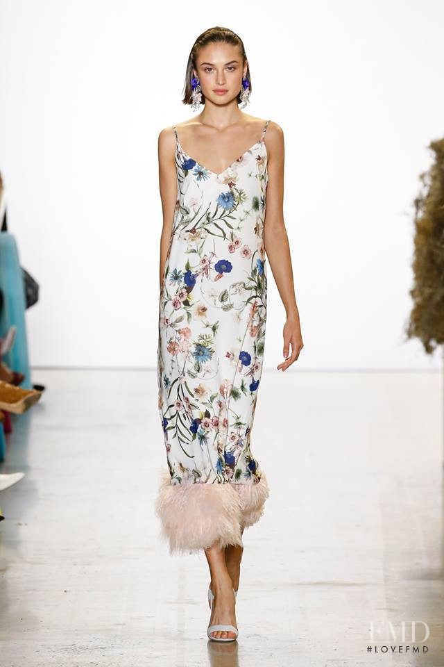 Alina Kozyrka featured in  the Badgley Mischka fashion show for Spring/Summer 2019