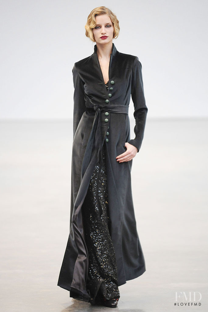 Linda Vojtova featured in  the L\'Wren Scott fashion show for Autumn/Winter 2009