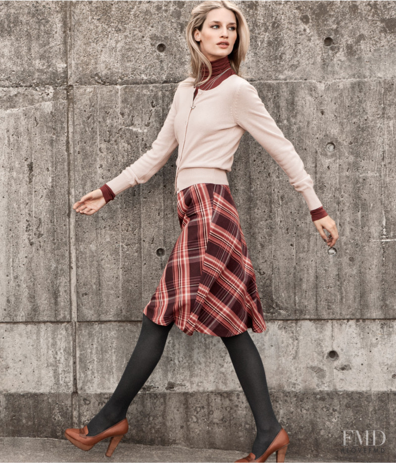 Linda Vojtova featured in  the H&M Mix With Tweed lookbook for Winter 2011