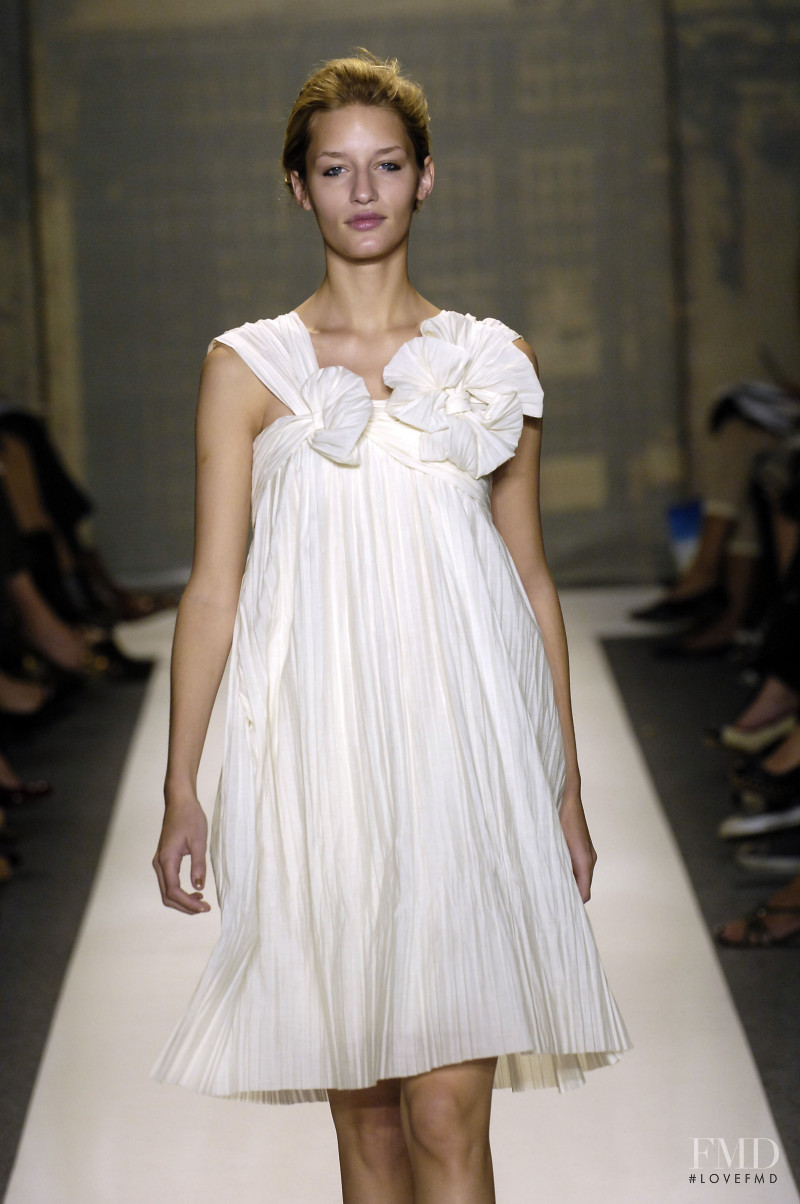 Linda Vojtova featured in  the Ports 1961 fashion show for Spring/Summer 2007