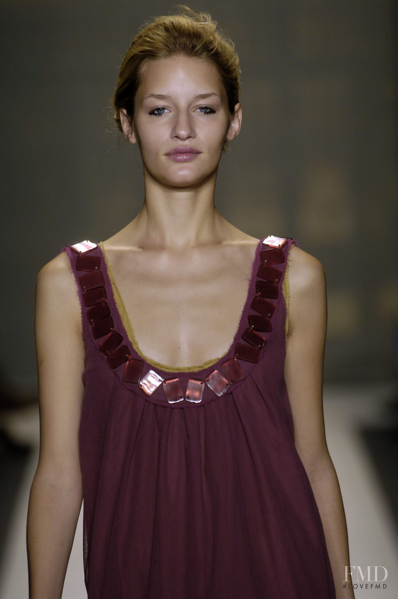 Linda Vojtova featured in  the Ports 1961 fashion show for Spring/Summer 2007