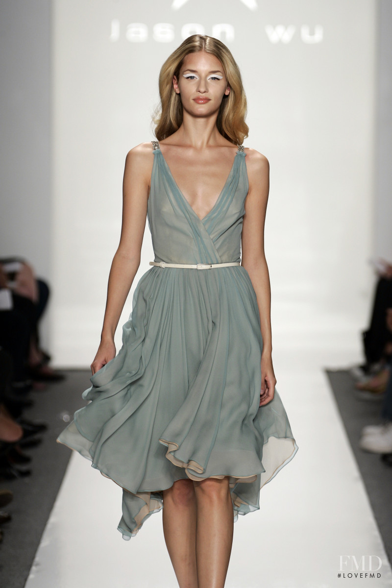 Linda Vojtova featured in  the Jason Wu fashion show for Spring/Summer 2007