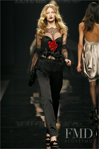 Linda Vojtova featured in  the Zuhair Murad fashion show for Autumn/Winter 2009