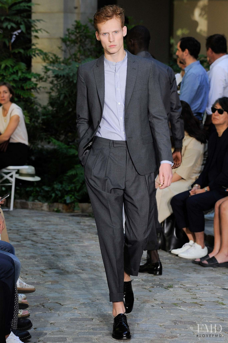 Officine Generale fashion show for Spring/Summer 2016