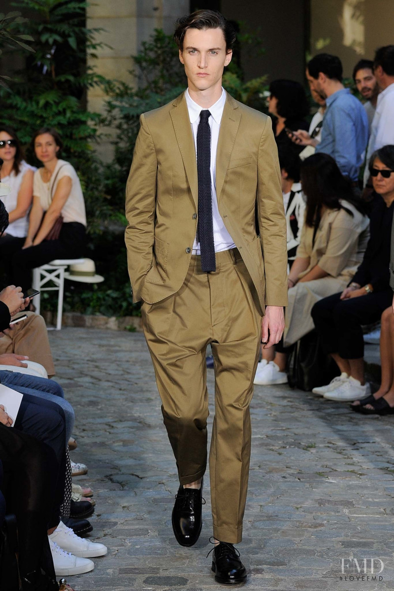 Officine Generale fashion show for Spring/Summer 2016