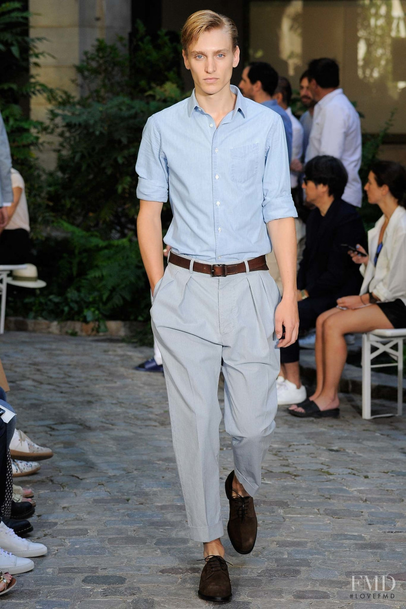 Officine Generale fashion show for Spring/Summer 2016