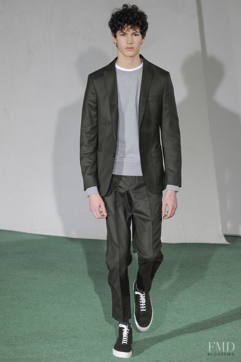 Officine Generale fashion show for Autumn/Winter 2016