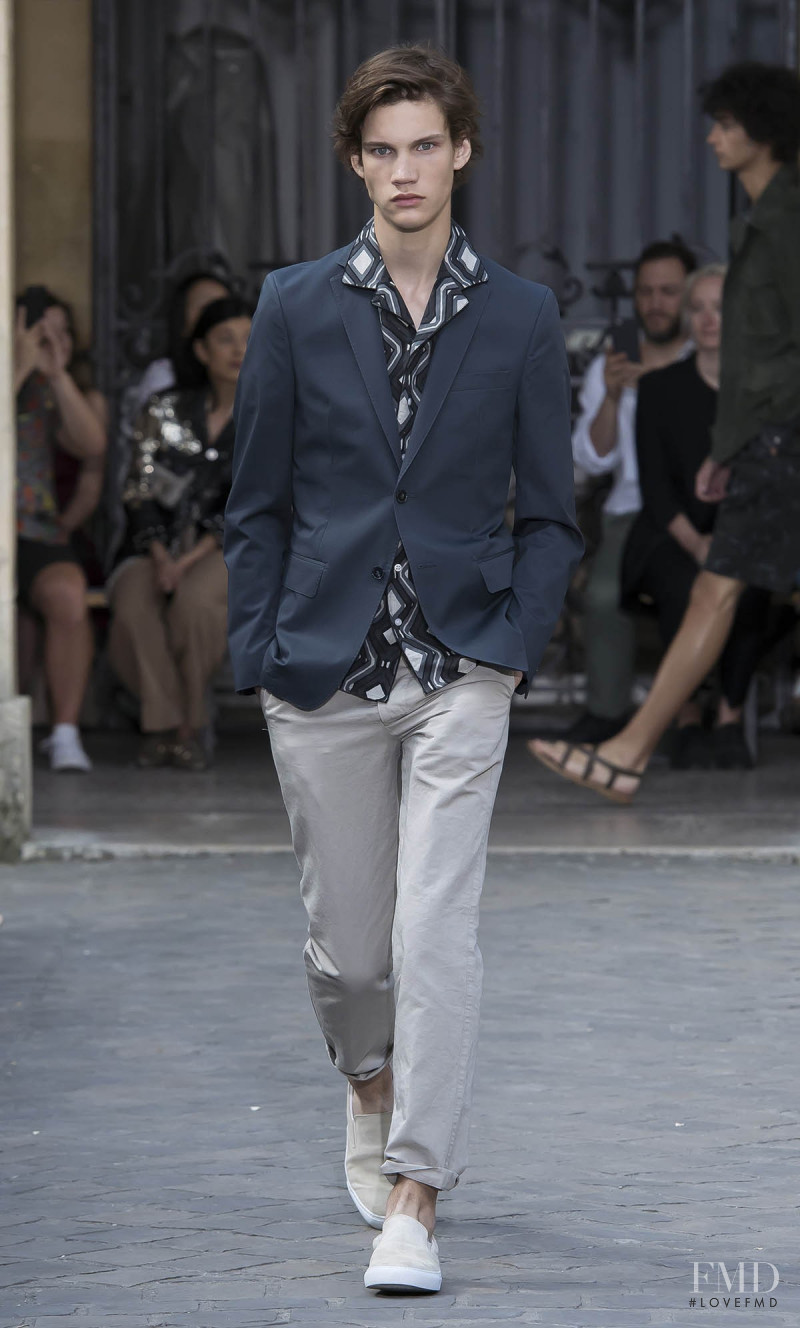 Officine Generale fashion show for Spring/Summer 2018