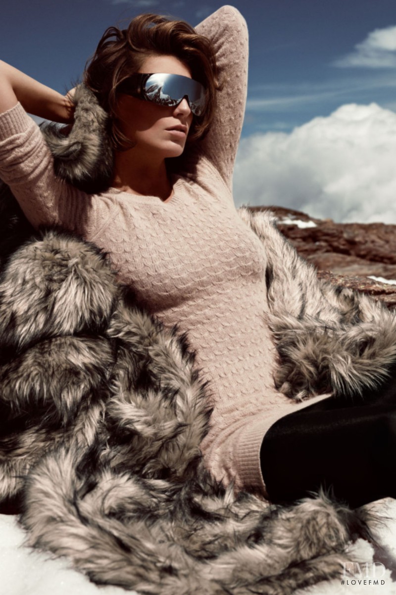 Daria Werbowy featured in  the H&M catalogue for Holiday 2012