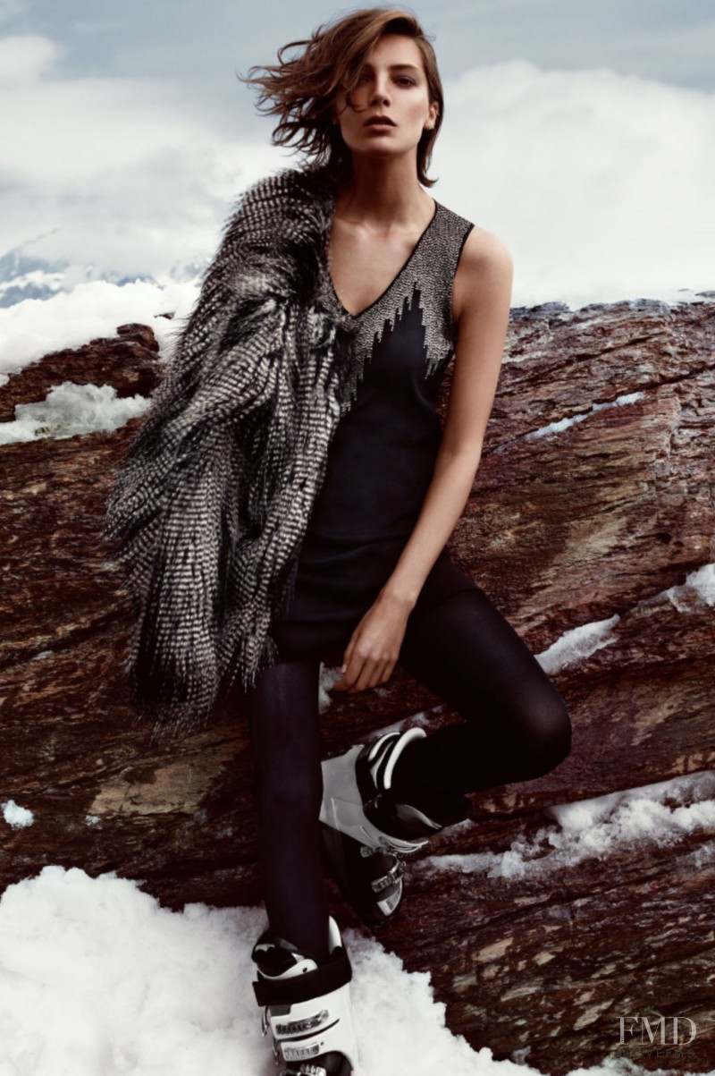 Daria Werbowy featured in  the H&M catalogue for Holiday 2012