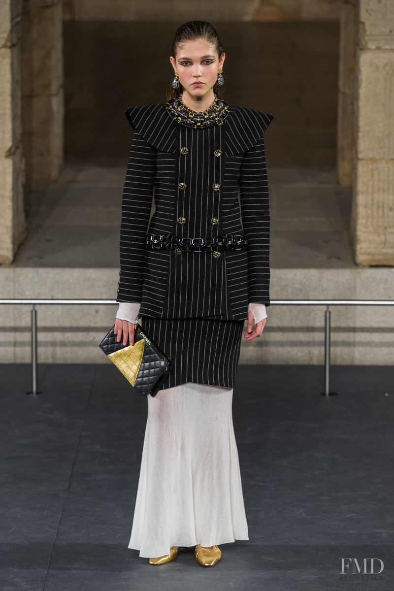 Jana Tvrdikova featured in  the Chanel fashion show for Pre-Fall 2019