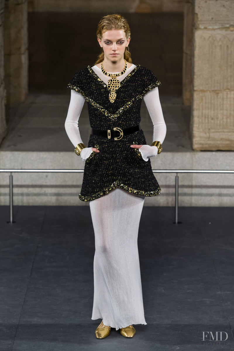 Eliza Kallmann featured in  the Chanel fashion show for Pre-Fall 2019