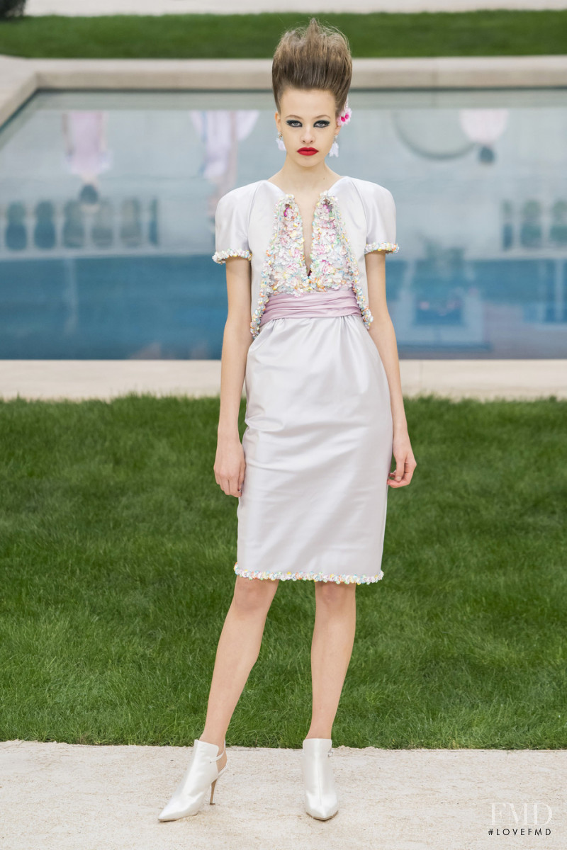 Tessa Buitenhuis featured in  the Chanel Haute Couture fashion show for Spring/Summer 2019