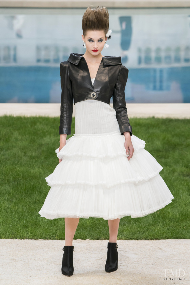 Grace Elizabeth featured in  the Chanel Haute Couture fashion show for Spring/Summer 2019