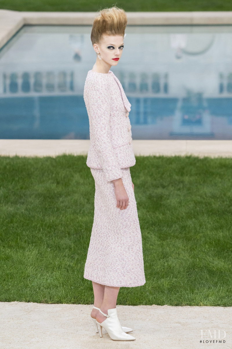 Eliza Kallmann featured in  the Chanel Haute Couture fashion show for Spring/Summer 2019