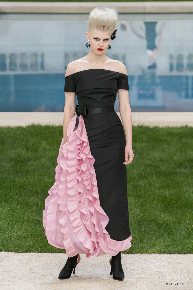 Ola Rudnicka featured in  the Chanel Haute Couture fashion show for Spring/Summer 2019