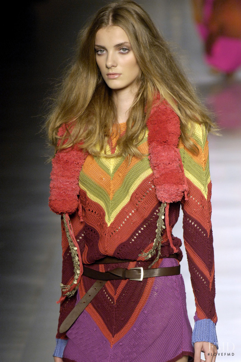 Denisa Dvorakova featured in  the Etro fashion show for Spring/Summer 2008