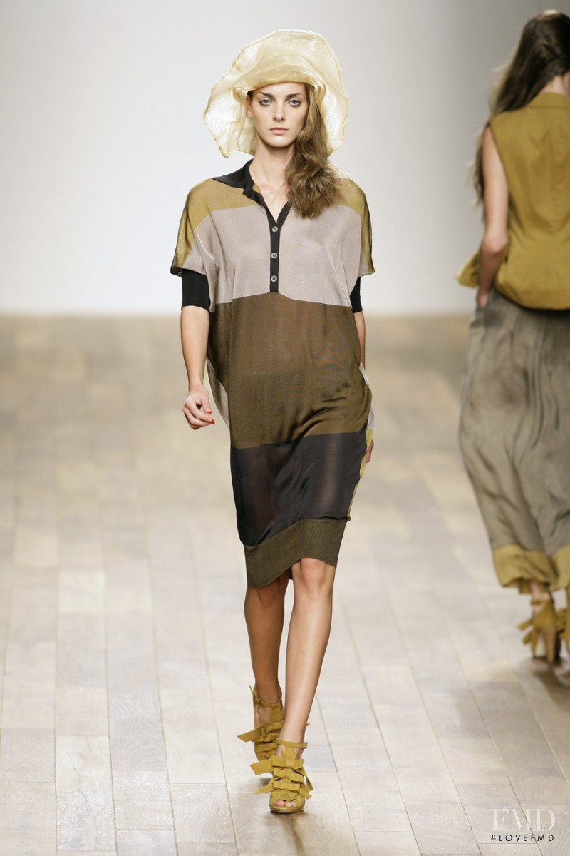 Denisa Dvorakova featured in  the Gaetano Navarra fashion show for Spring/Summer 2009