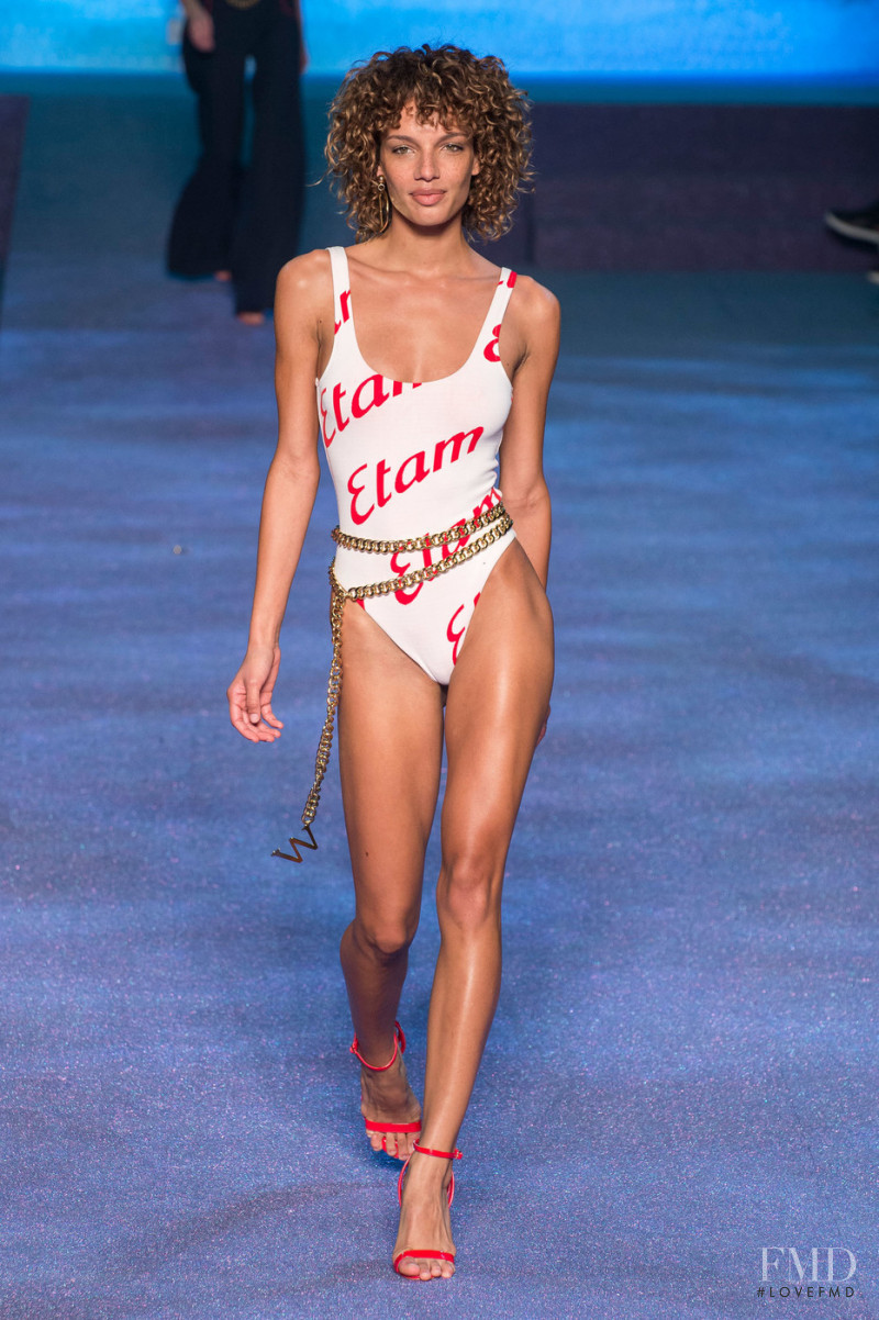 Alicia Herbeth featured in  the Etam fashion show for Spring/Summer 2019