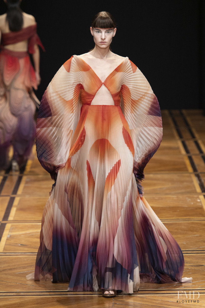 Estella Brons featured in  the Iris Van Herpen fashion show for Spring/Summer 2019